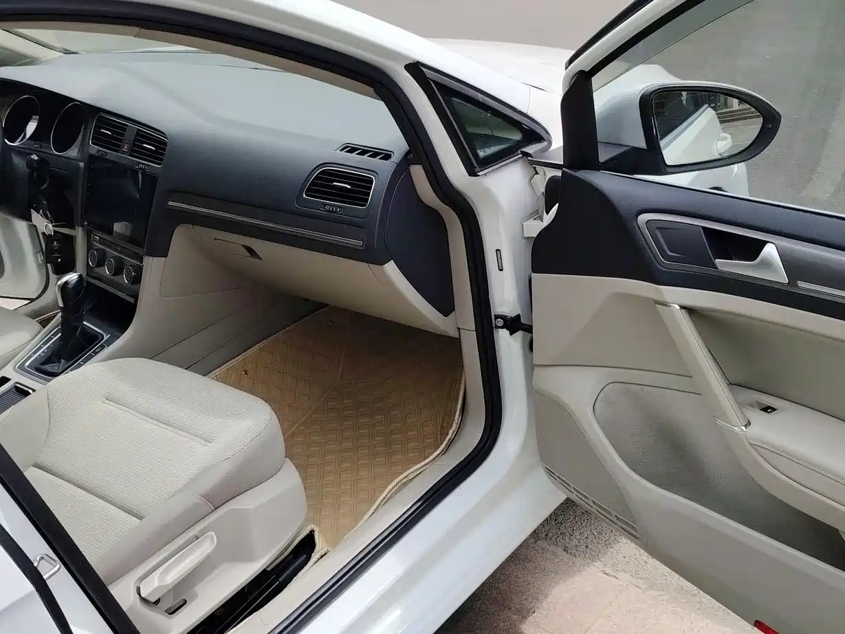 Volkswagen Golf 2015 1.4TSI Automatic Comfort фото 19