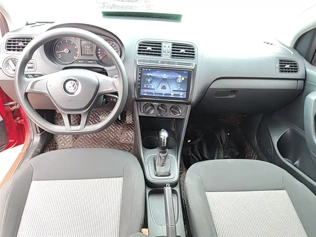 Volkswagen Polo 2016 1.4L Automatic Trend фото 10