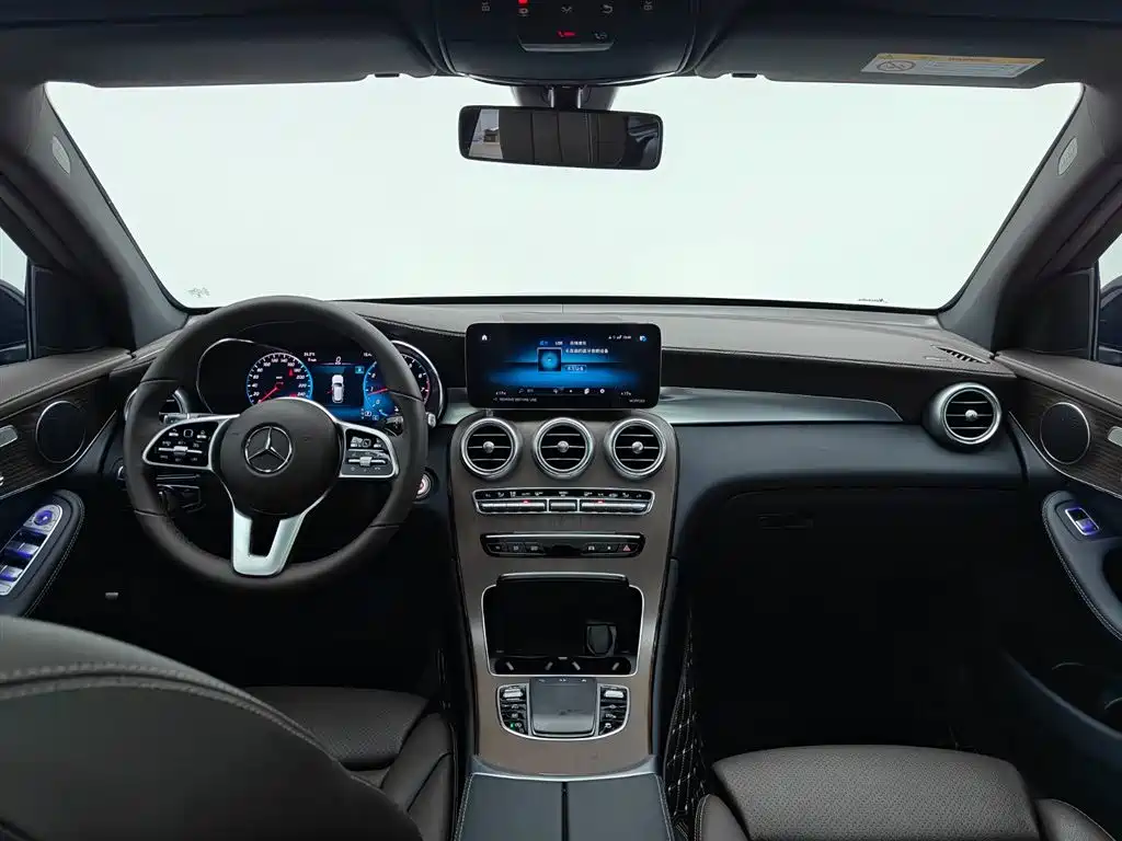 Mercedes-Benz GLC 2022 Facelift GLC 260 L 4MATIC Luxury Model фото 20