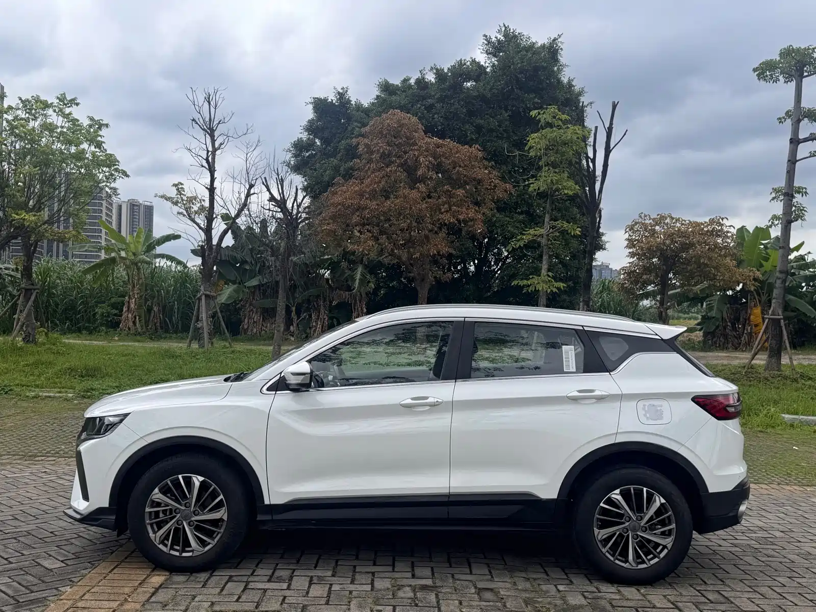 Фото 7 - Geely Coolray