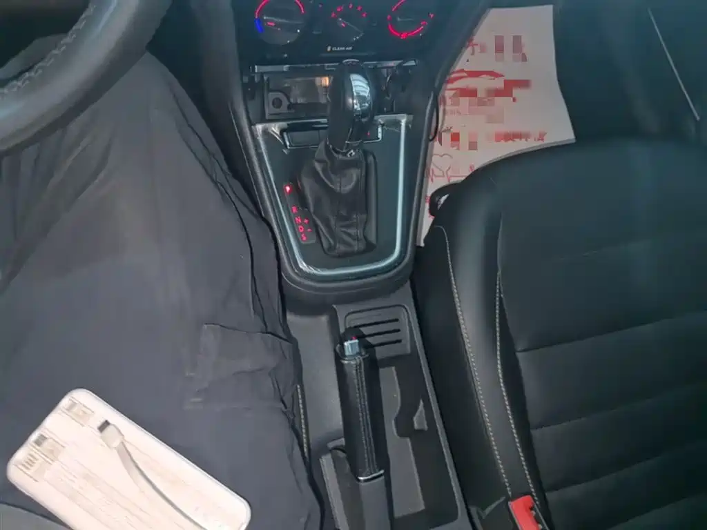 Volkswagen Bora 2017 1.6L Automatic Comfort фото 14