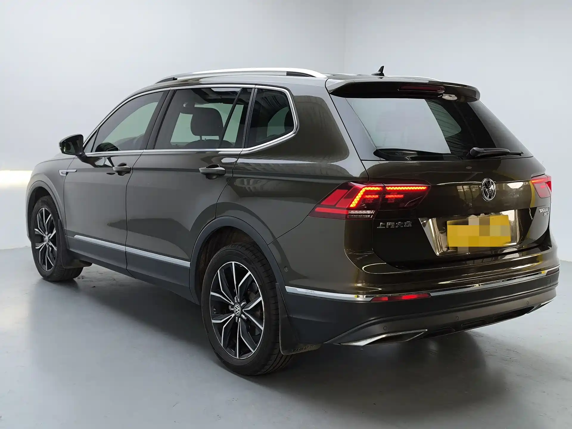 Фото 4 - Volkswagen Tiguan L