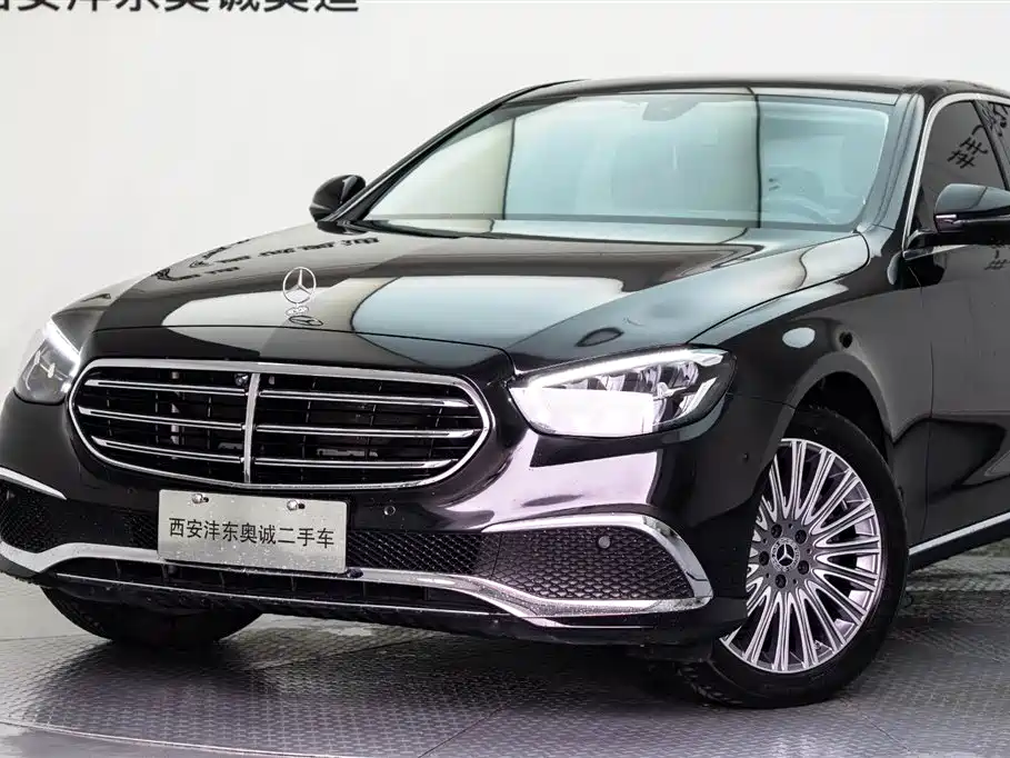 Mercedes-Benz E-Class 2023 E 300 L Fashion фото 24