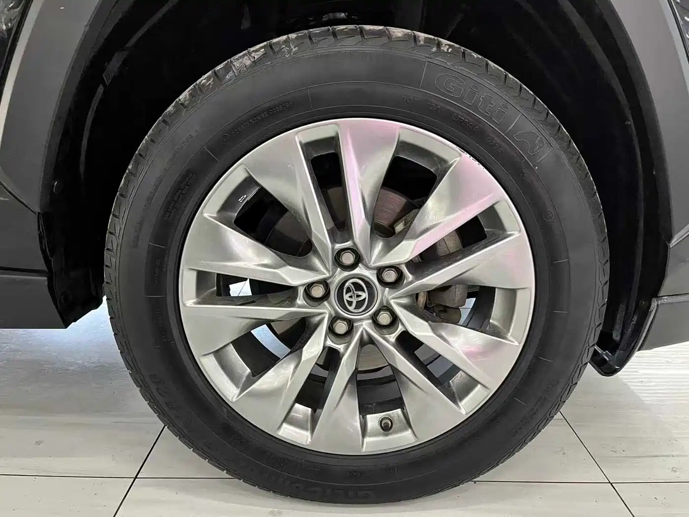 Toyota Wildlander 2021 Hybrid 2.5L E-CVT AWD Luxury Edition фото 16