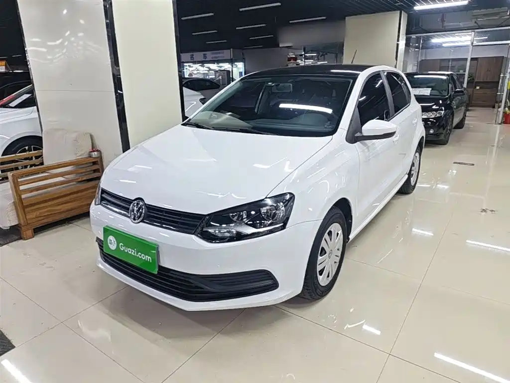 Volkswagen Polo 2016 1.4L Automatic Trend фото 2
