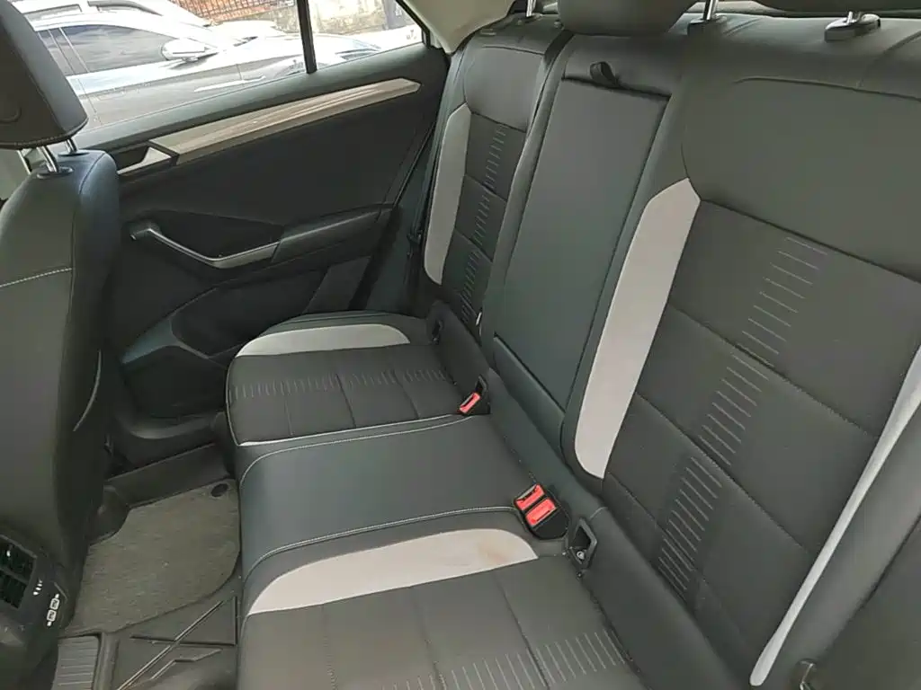 Volkswagen T-Roc, миниатюра 17