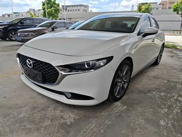  Mazda Mazda3 Axela 2020 2.0L Automatic Stylish Edition