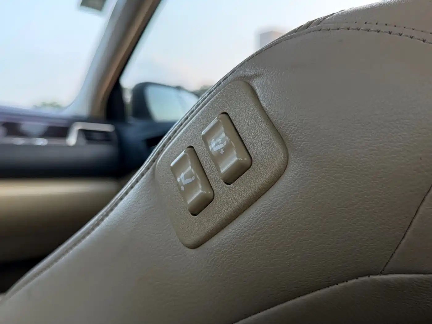 Toyota Camry 2016 2015 2.0G Leading Edition