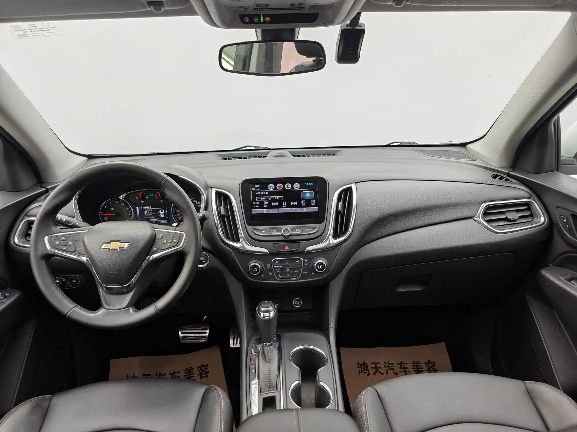 Фото 23 - Chevrolet Equinox