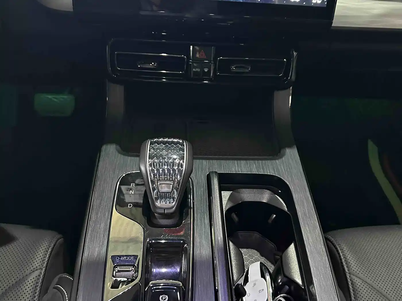 GAC Trumpchi Trumpchi ES9 2024 Model PHEV 143km Max фото 12