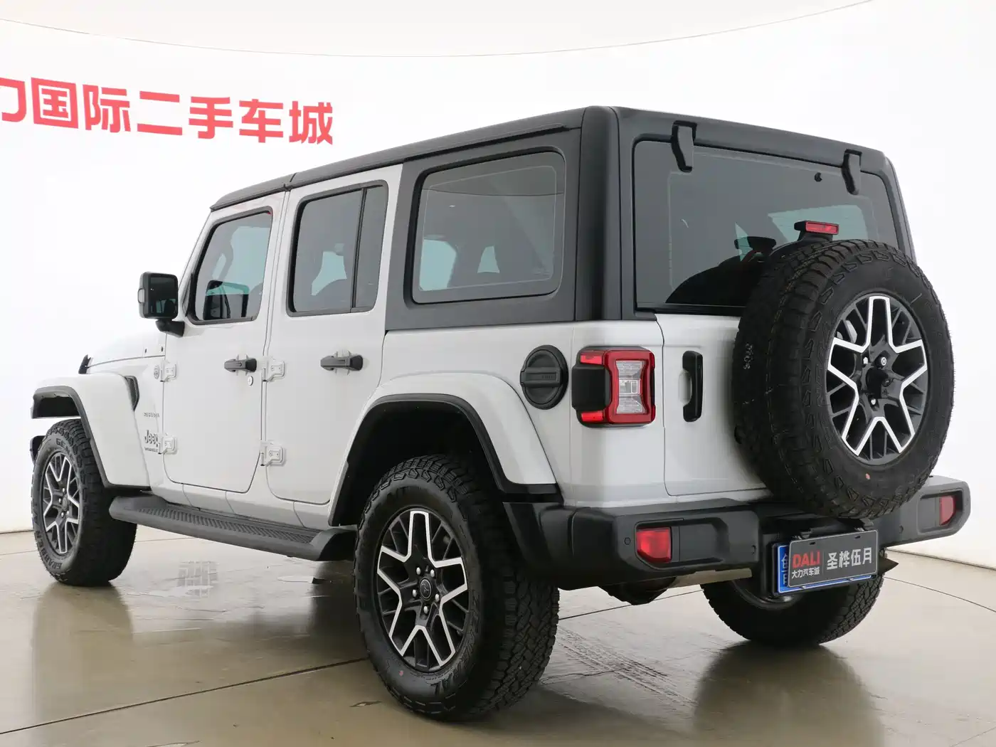 Jeep Wrangler 2026 2024 Model 2.0T Sahara Four-Door Version