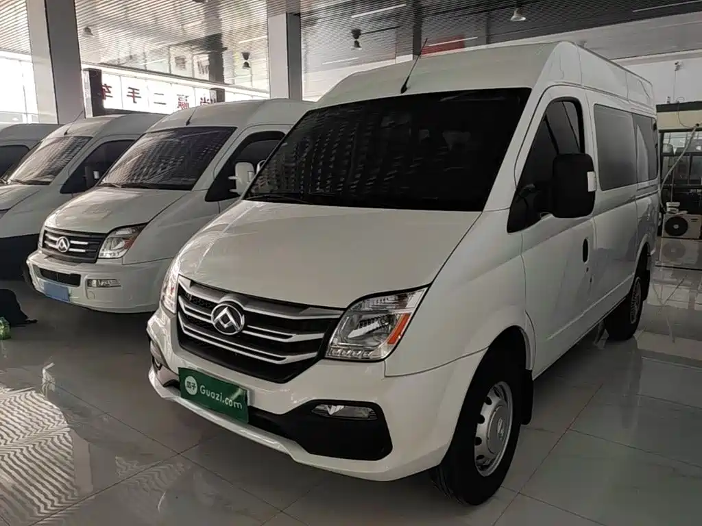 SAIC Maxus Xintu V80 2025 2025 Value Edition Aoyun 2.0T Manual Short Wheelbase Medium Roof 127Ps 5/6-seater