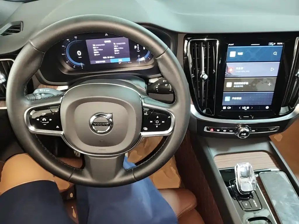 Volvo S60 2023 2023 B4 Smart Vision Luxury Edition