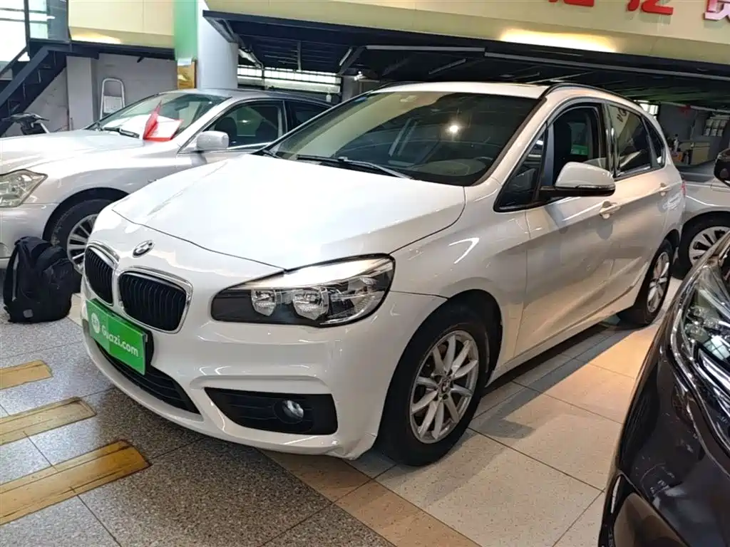 BMW 2 Series Touring 2016 218i Fashion Model