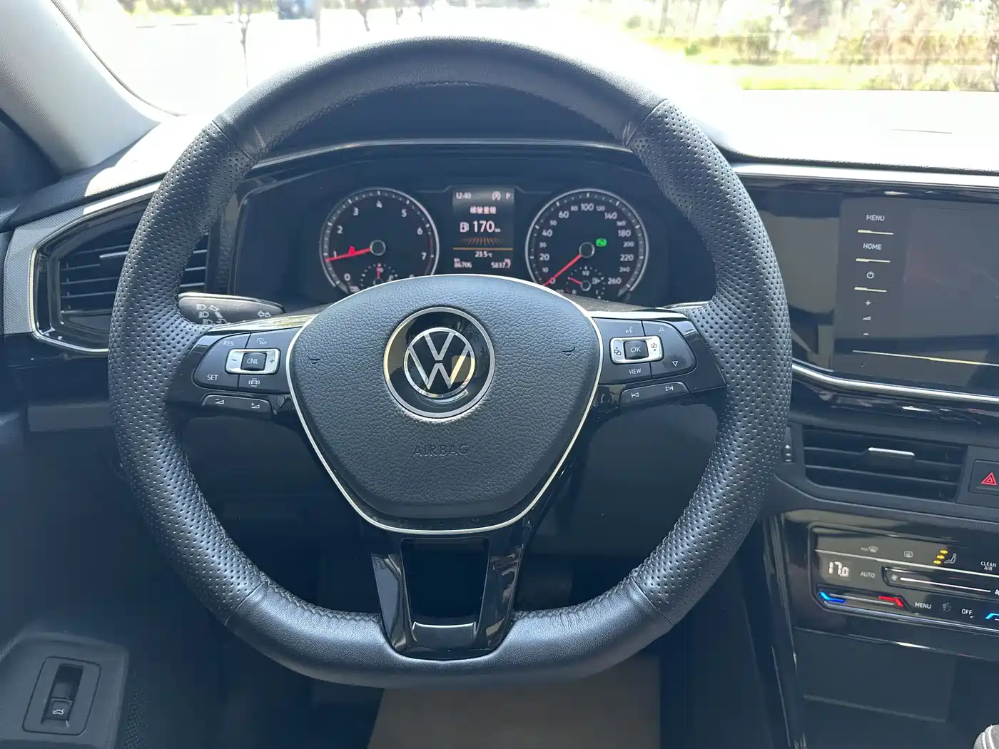 Volkswagen Tayron 2022 280TSI 2WD Luxury Smart Connect Edition фото 13
