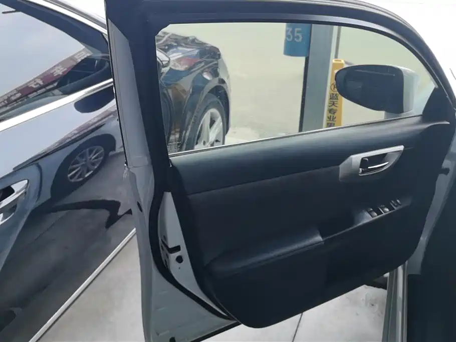 Lexus CT 2012 Model CT200h Elite Edition фото 7