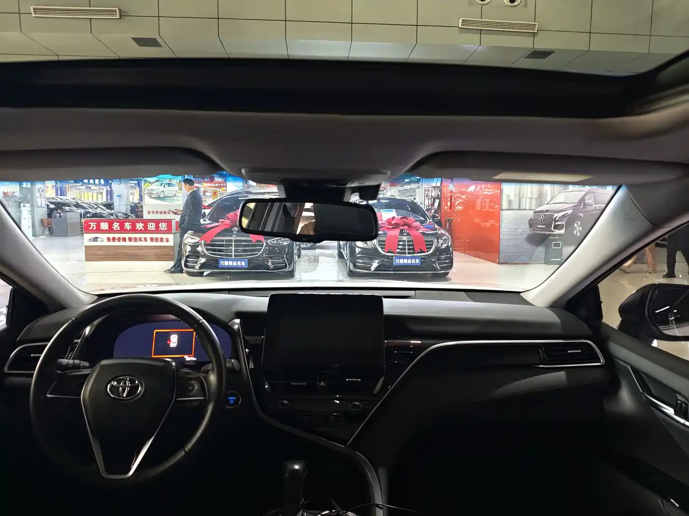 Toyota Camry 2021 Hybrid 2.5HG Luxury Edition фото 9