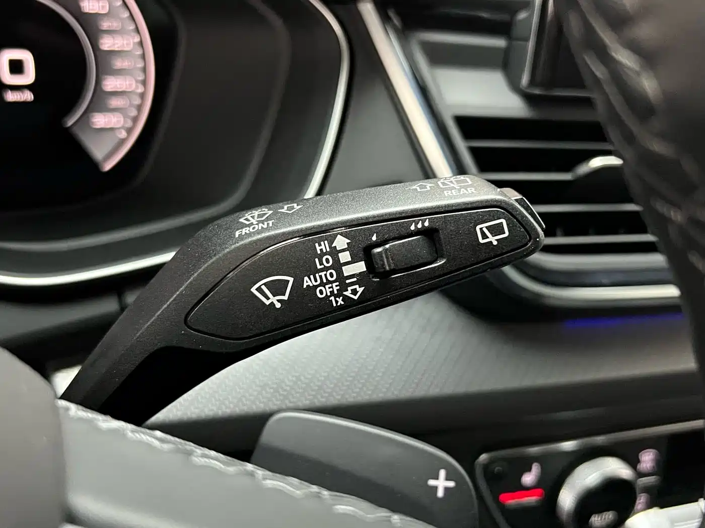 Audi Q5L 2023 40T Luxury Dynamic фото 24