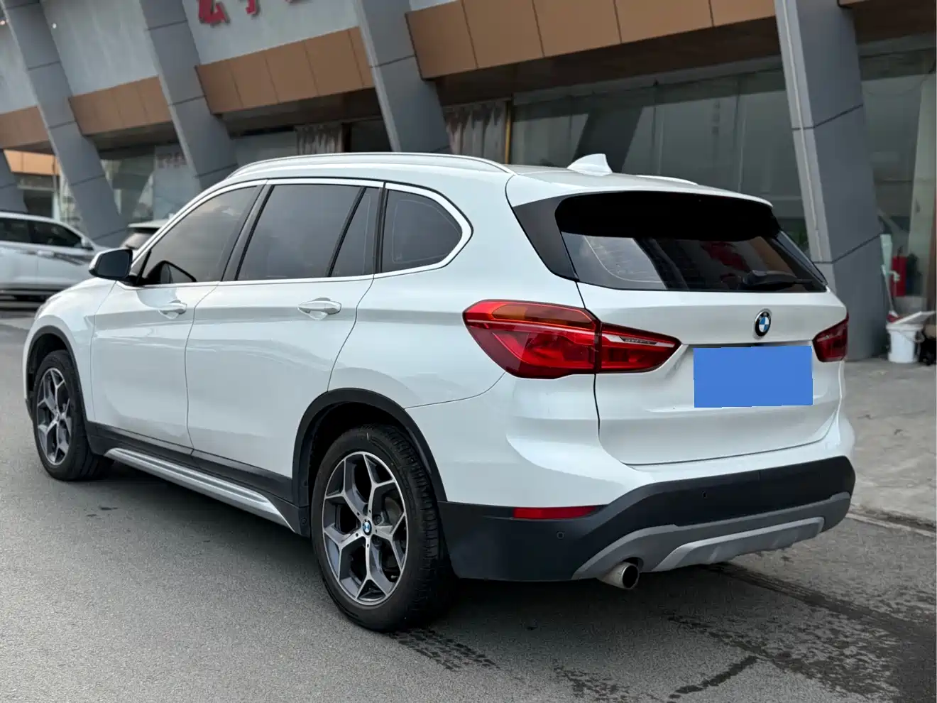 BMW X1 2018 sDrive18Li Premium Model фото 11