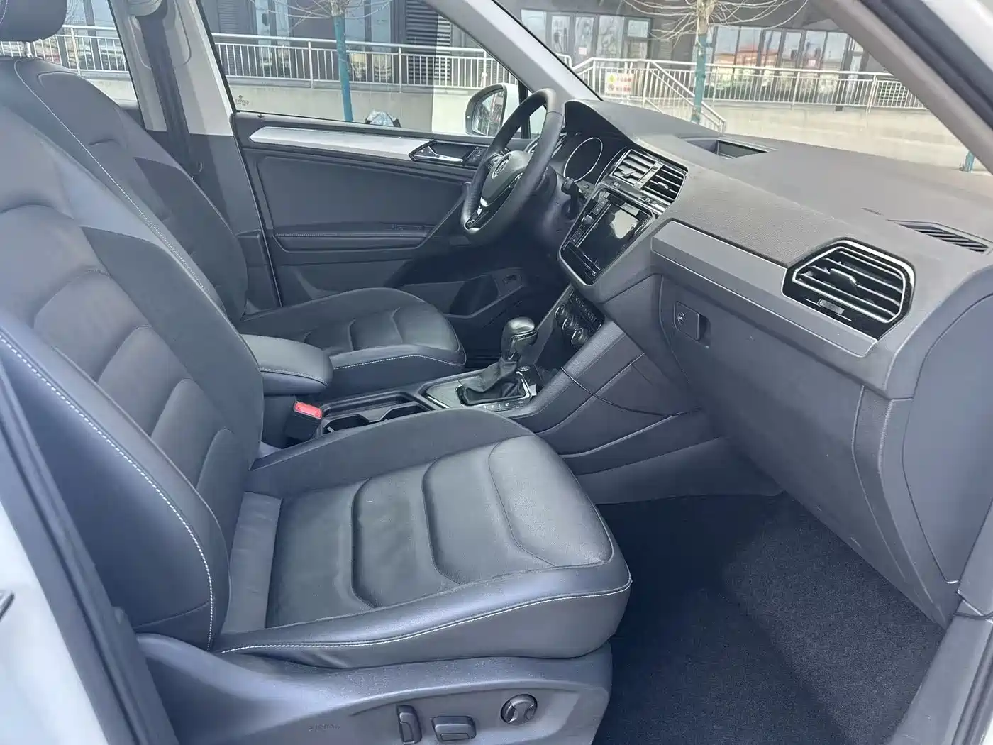 Volkswagen Tiguan L 2019 330TSI Auto 2WD Smart Luxury Edition China V фото 13