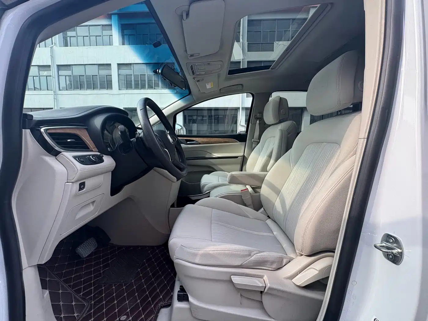 Buick GL8 2017 ES 28T Comfort Type China V фото 8