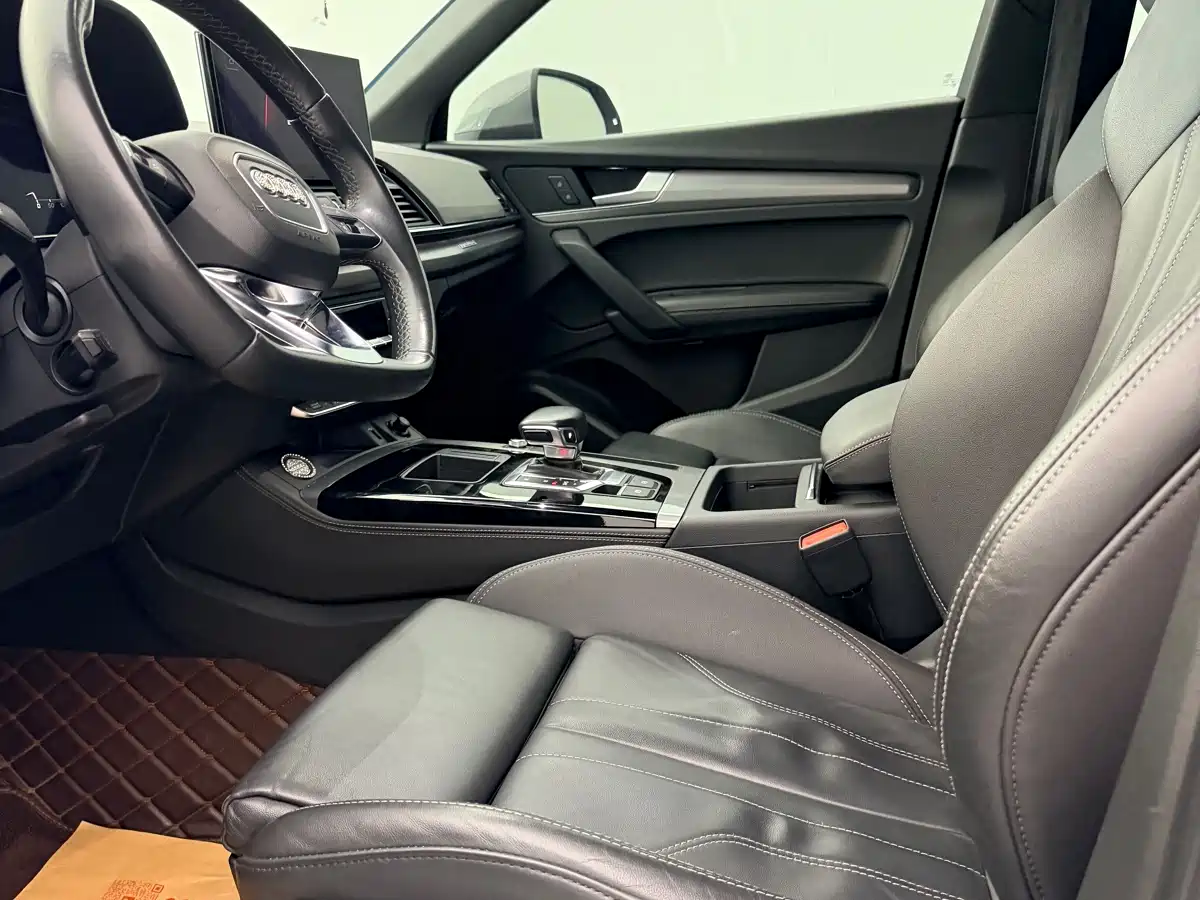 Audi Q5L Sportback 2021 40 TFSI Luxury фото 21