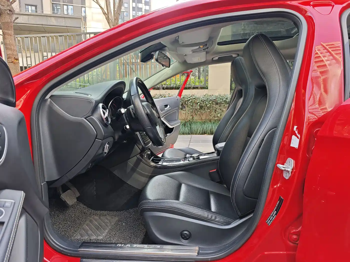 Mercedes-Benz GLA 2015 GLA 220 4MATIC Fashion Edition фото 12