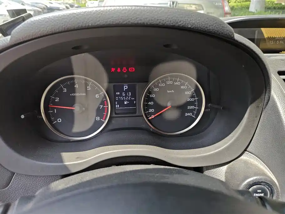 Subaru XV 2014 2.0i Luxury фото 14