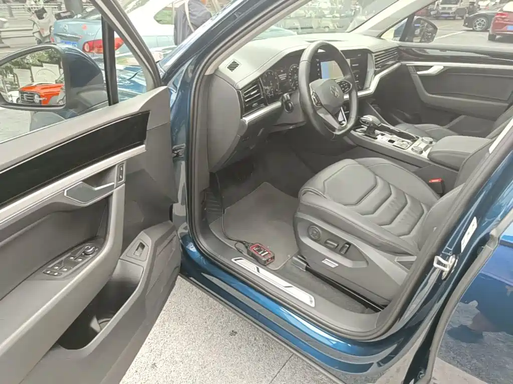 Volkswagen Touareg 2022 2021 2.0TSI R-Line