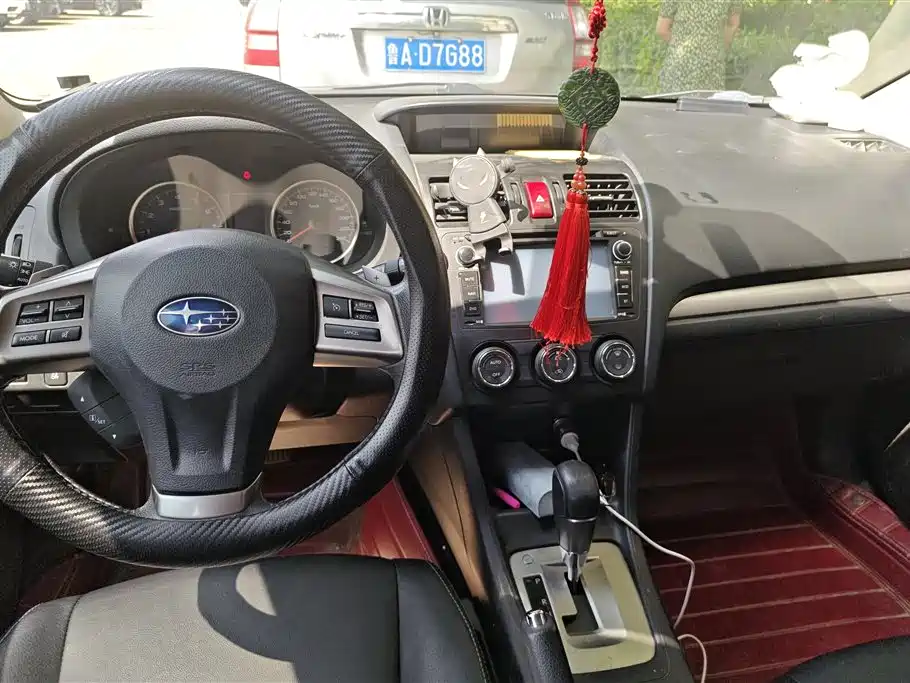 Subaru XV 2014 2.0i Luxury фото 12