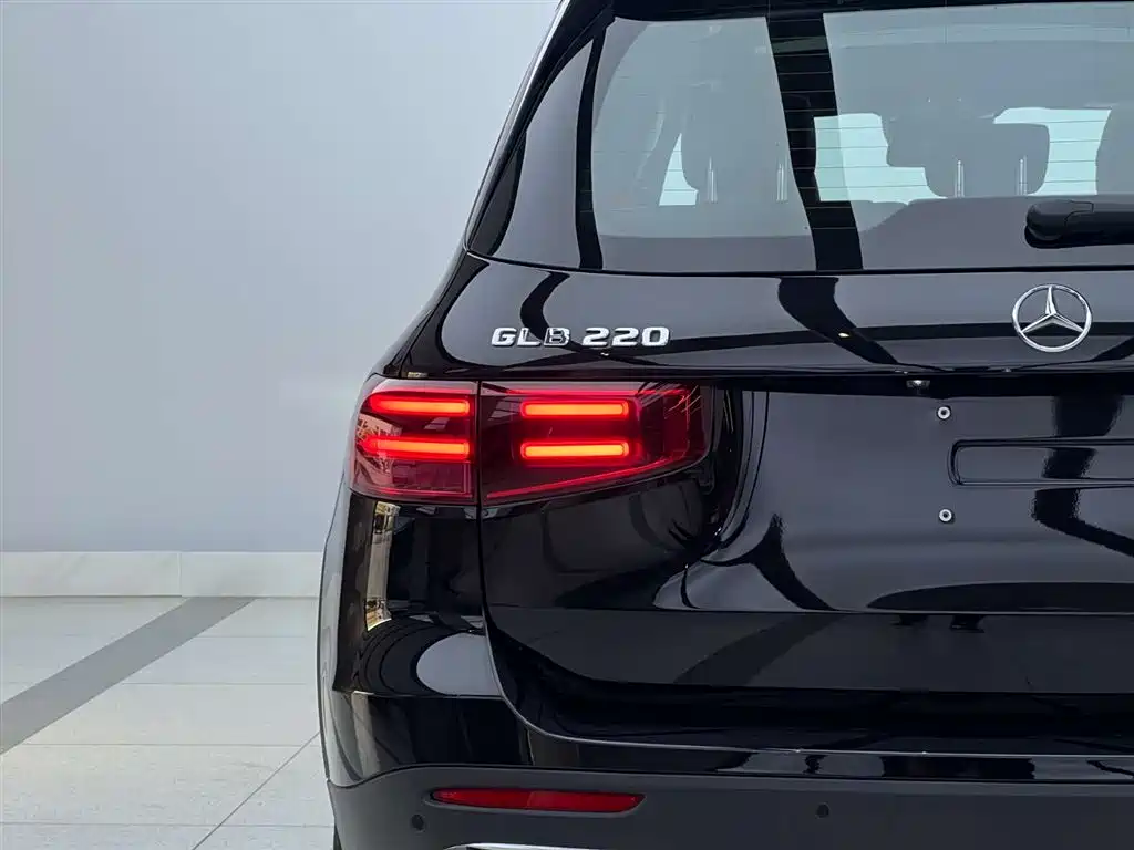 Mercedes-Benz GLB 2024 Facelift GLB 220 Dynamic фото 6