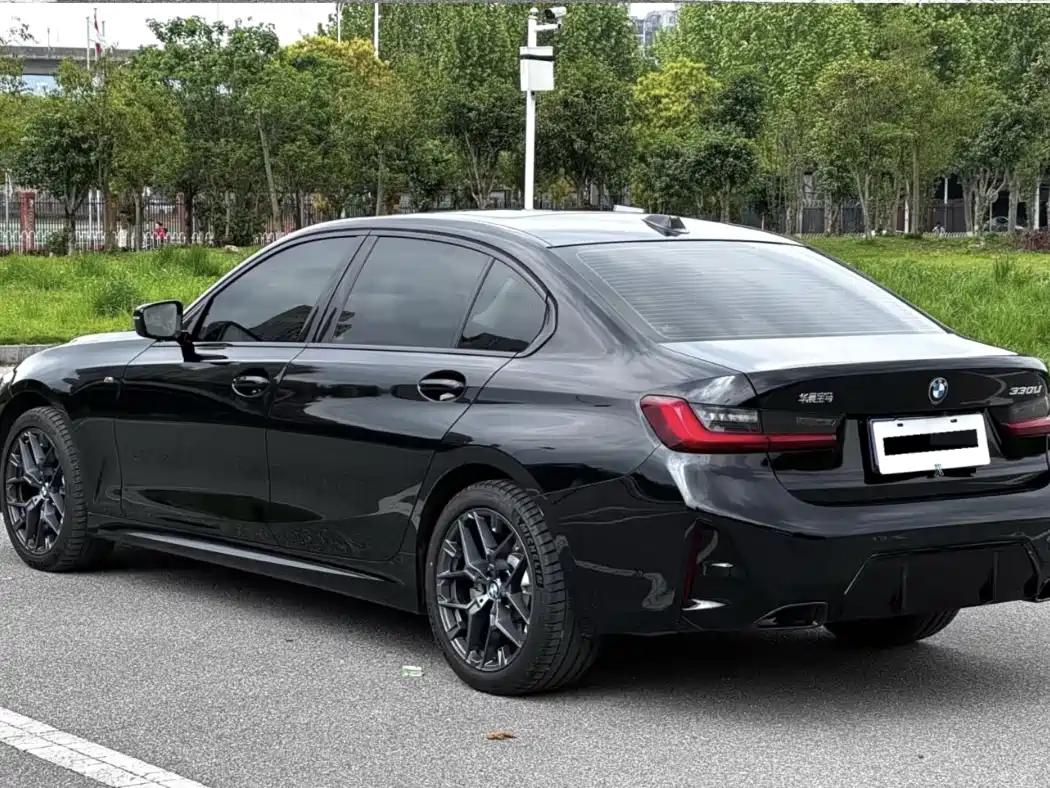 BMW 3 Series 2025 330Li M Sport Night Edition фото 4
