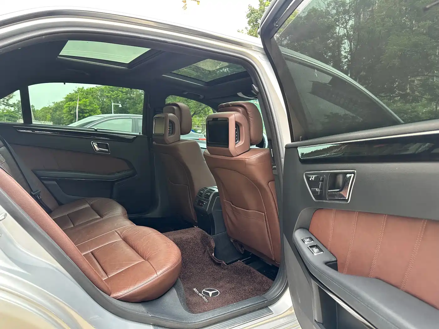Mercedes-Benz E-Class 2011 E 300 L Fashion Premium фото 10