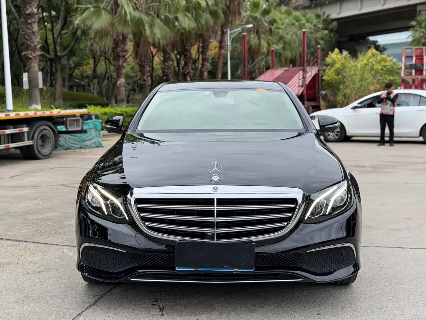 Mercedes-Benz E-Class 2018 E 300 L Luxury фото 2