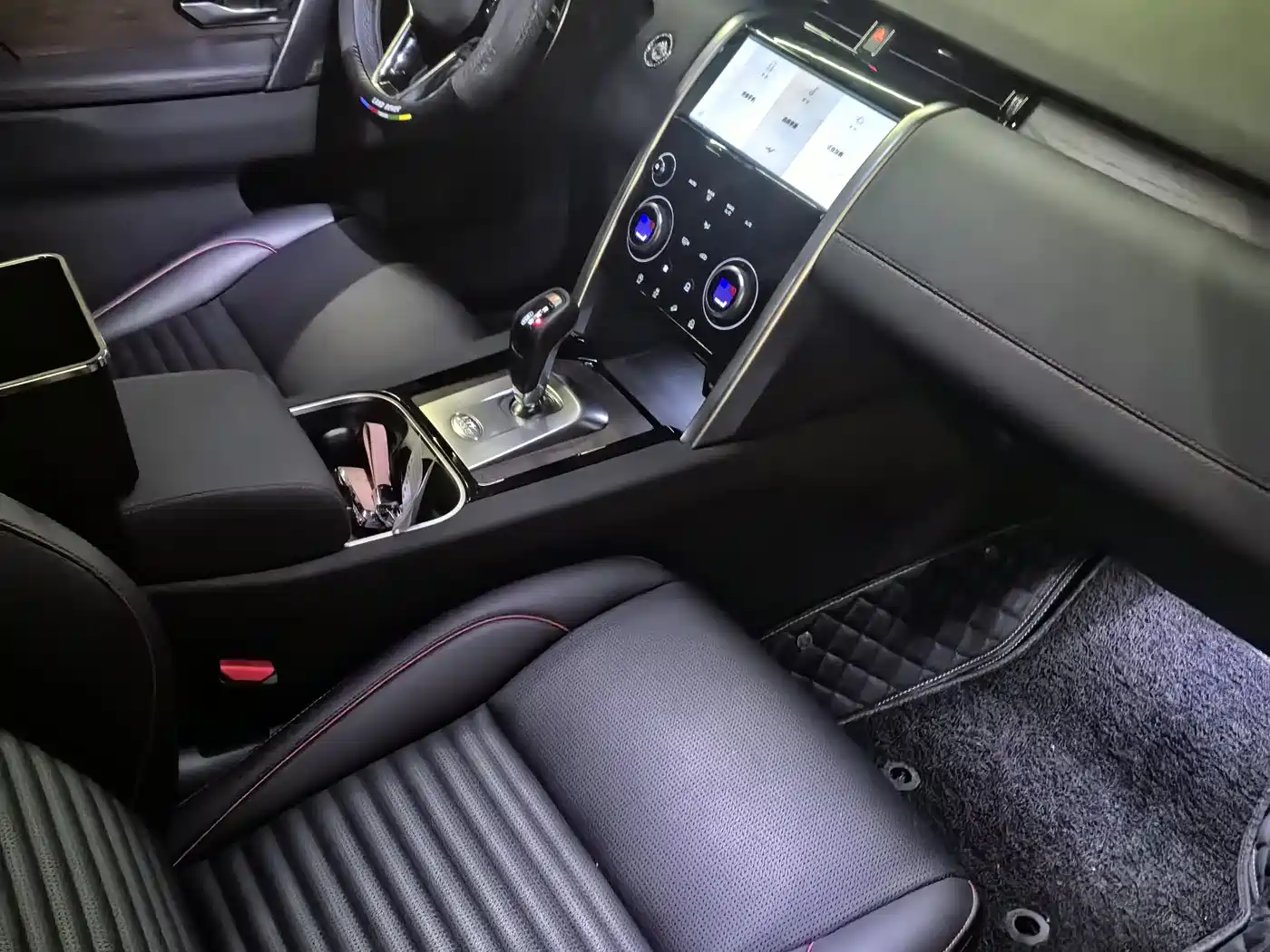 Land Rover Discovery Sport 2022 Model 249PS R-Dynamic S Performance Edition 5-Seater фото 4