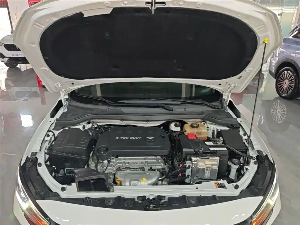 CHEVROLET CRUZE