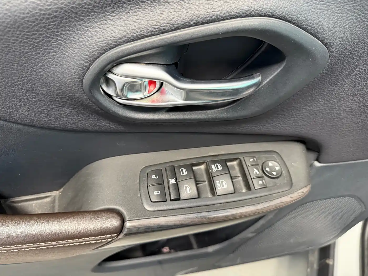Jeep Cherokee 2020 2020 2.0L 2WD Classic Sport Edition
