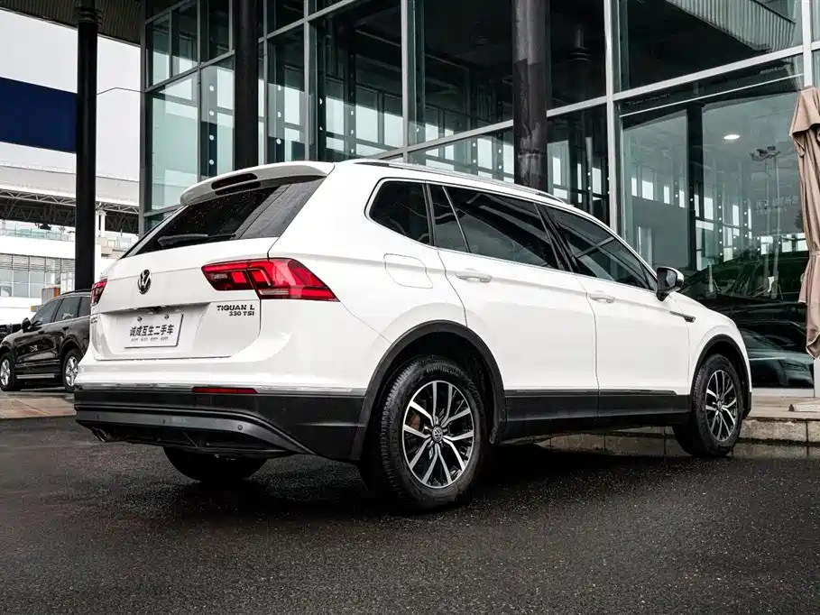 Volkswagen Tiguan L 2017 330TSI Automatic 2WD Comfort Edition фото 6