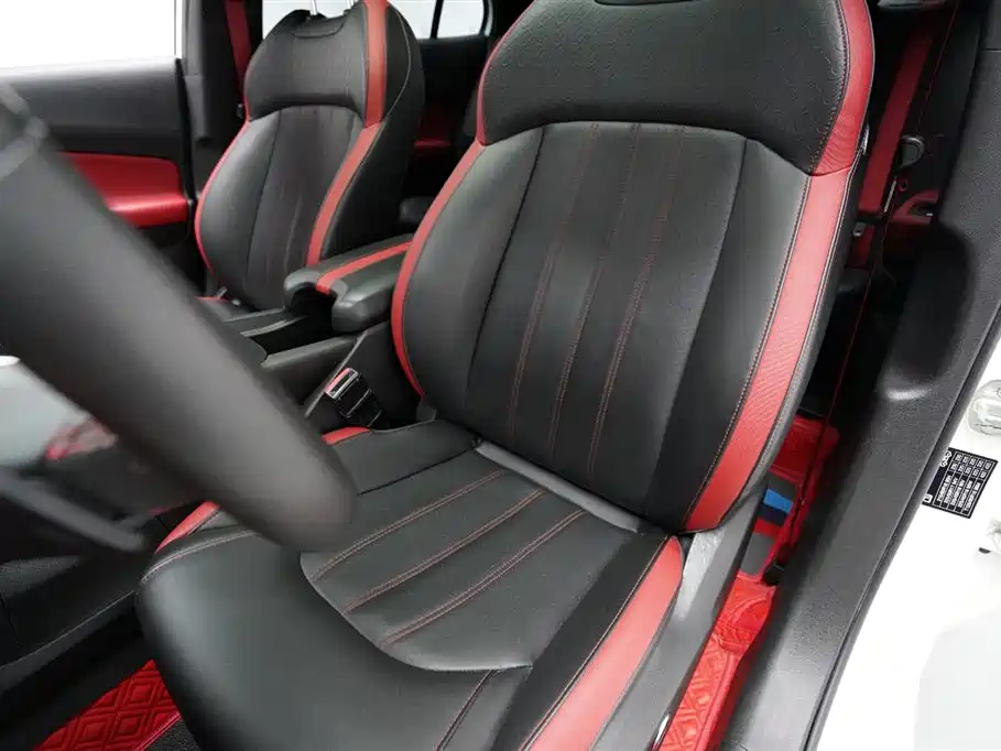 GAC Trumpchi Trumpchi Emkoo 2021 270T DCT J15 Edition фото 4