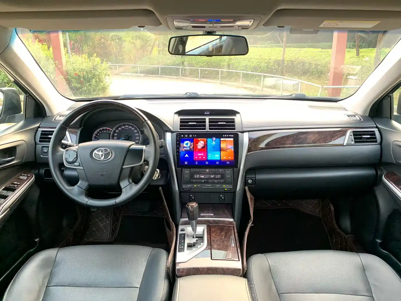 Toyota Camry 2016 2.0G 10th Anniversary Leading Edition фото 7