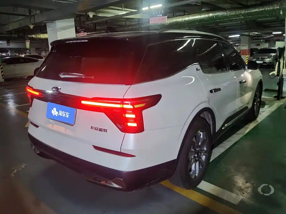 Фото 3 - Ford Edge