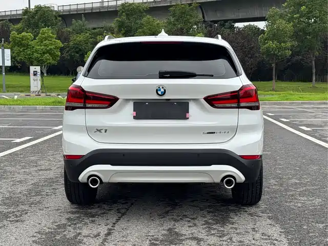 BMW X1 2020 sDrive25Li Leading Model — фото 5