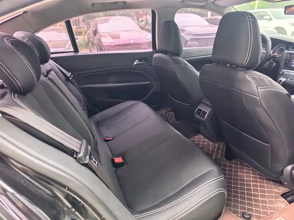 Peugeot 408 2015 Model 1.2T Automatic Luxury Edition фото 9