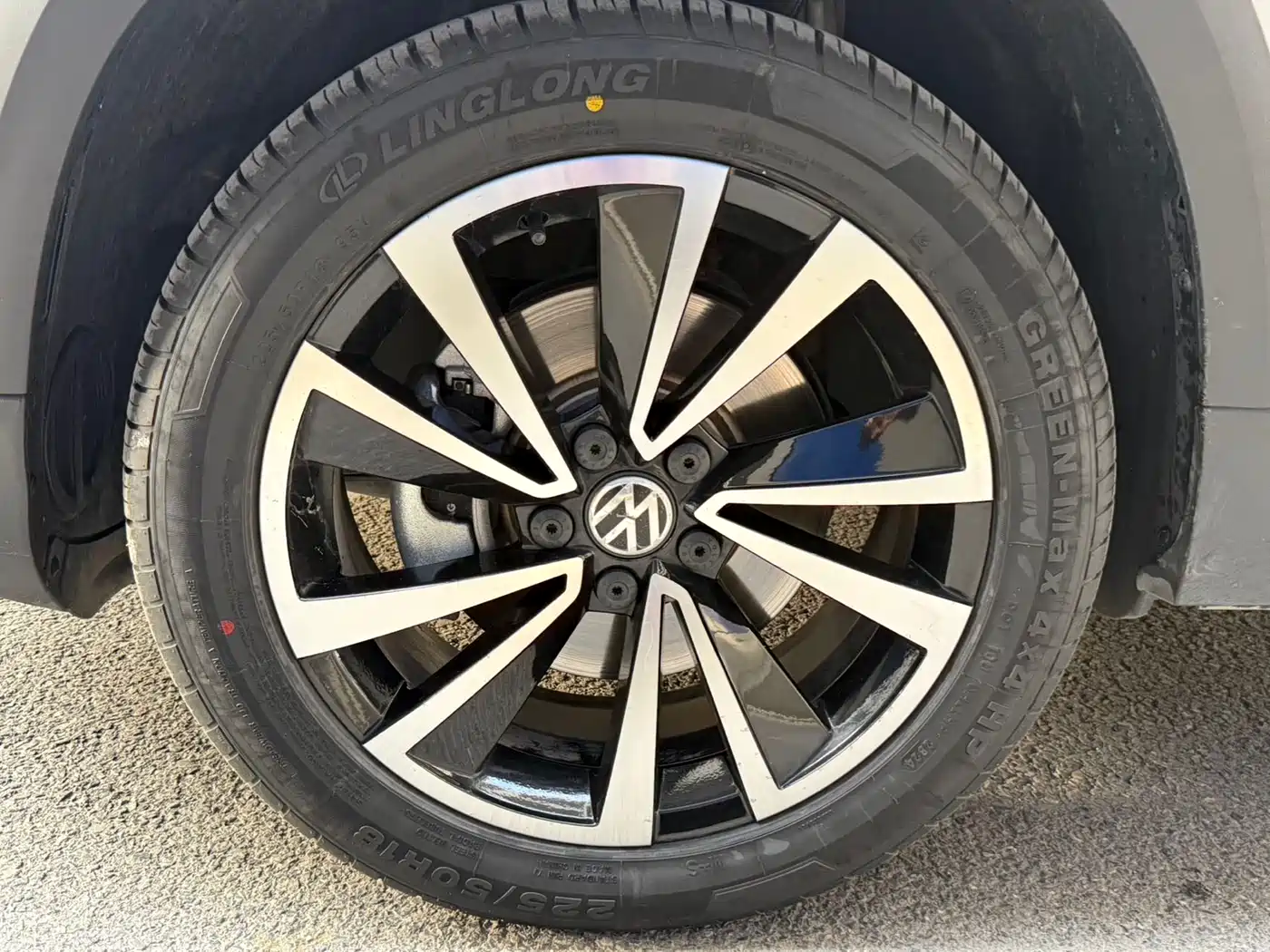 Volkswagen Tharu 2022 280TSI FWD Luxury Edition фото 24
