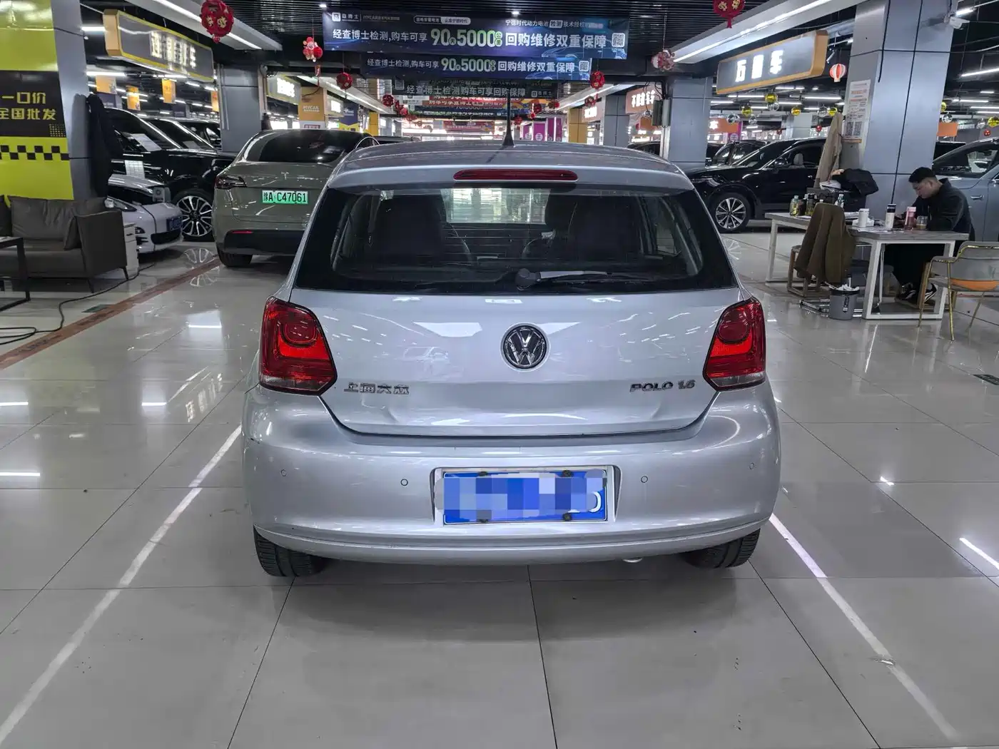Volkswagen Polo 2013 1.6L Automatic Comfort Edition фото 9