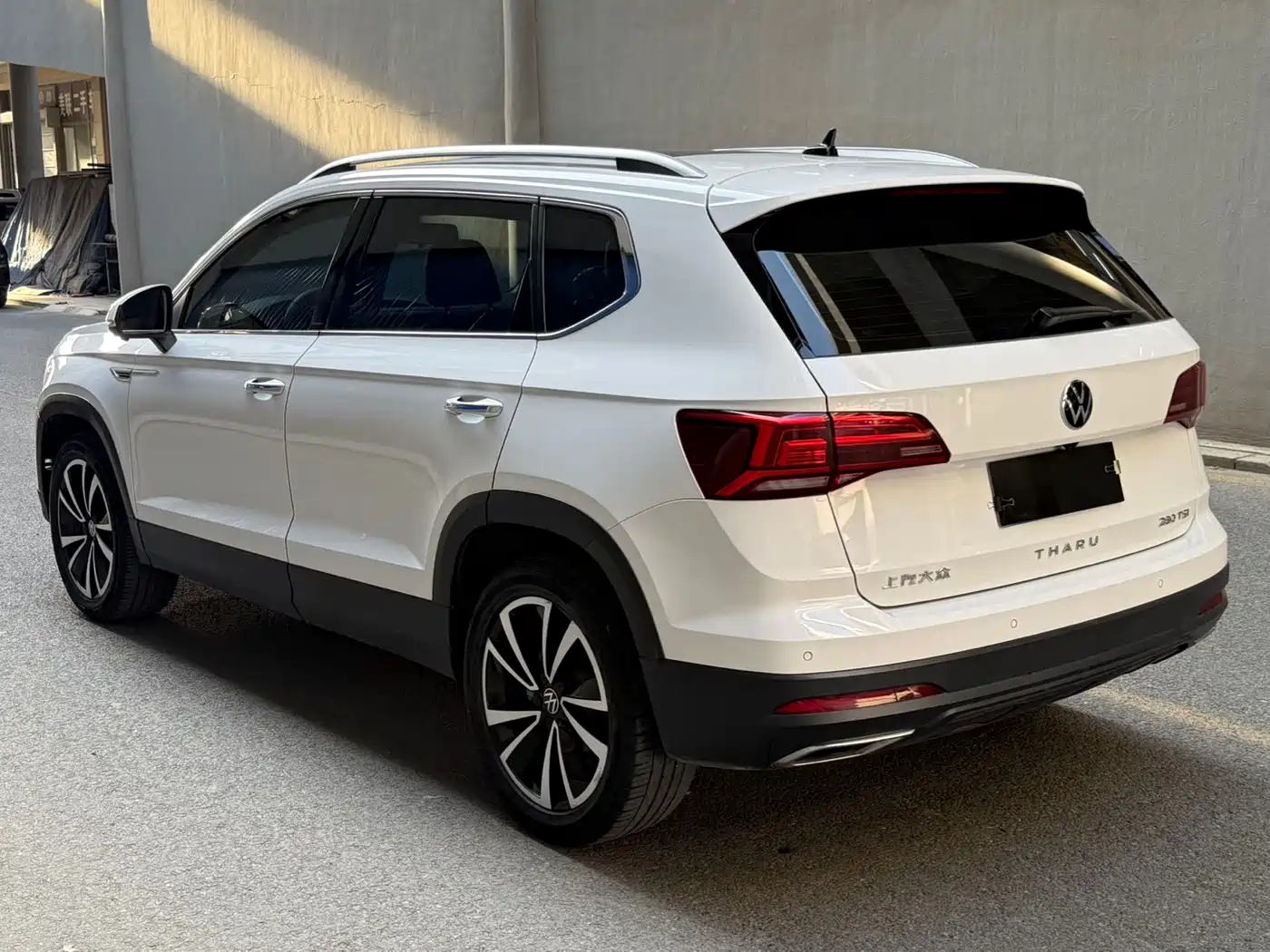 Volkswagen Tharu 2022 280TSI FWD Luxury Edition фото 6
