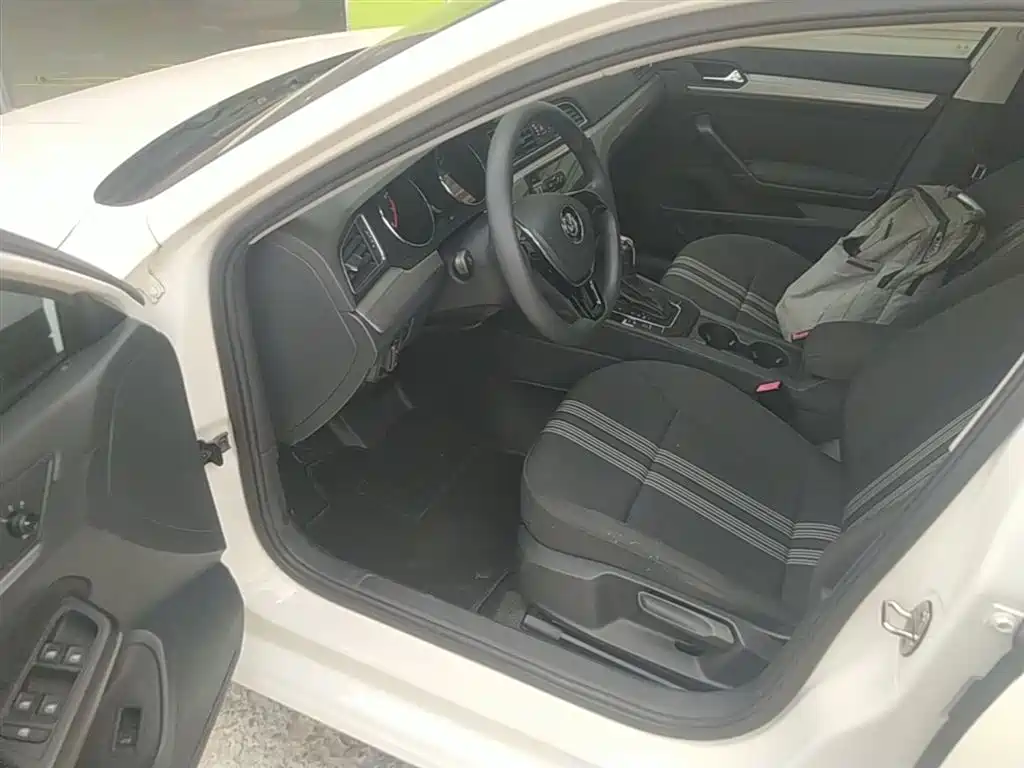 Volkswagen Lamando 2017 230TSI DSG Trend Edition фото 16