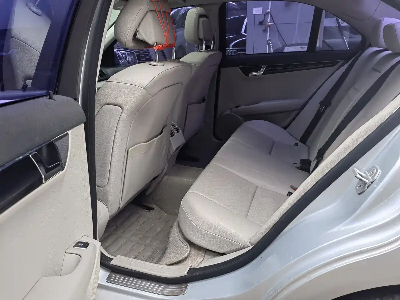 Mercedes-Benz C-Class 2010 C 180K Classic фото 6