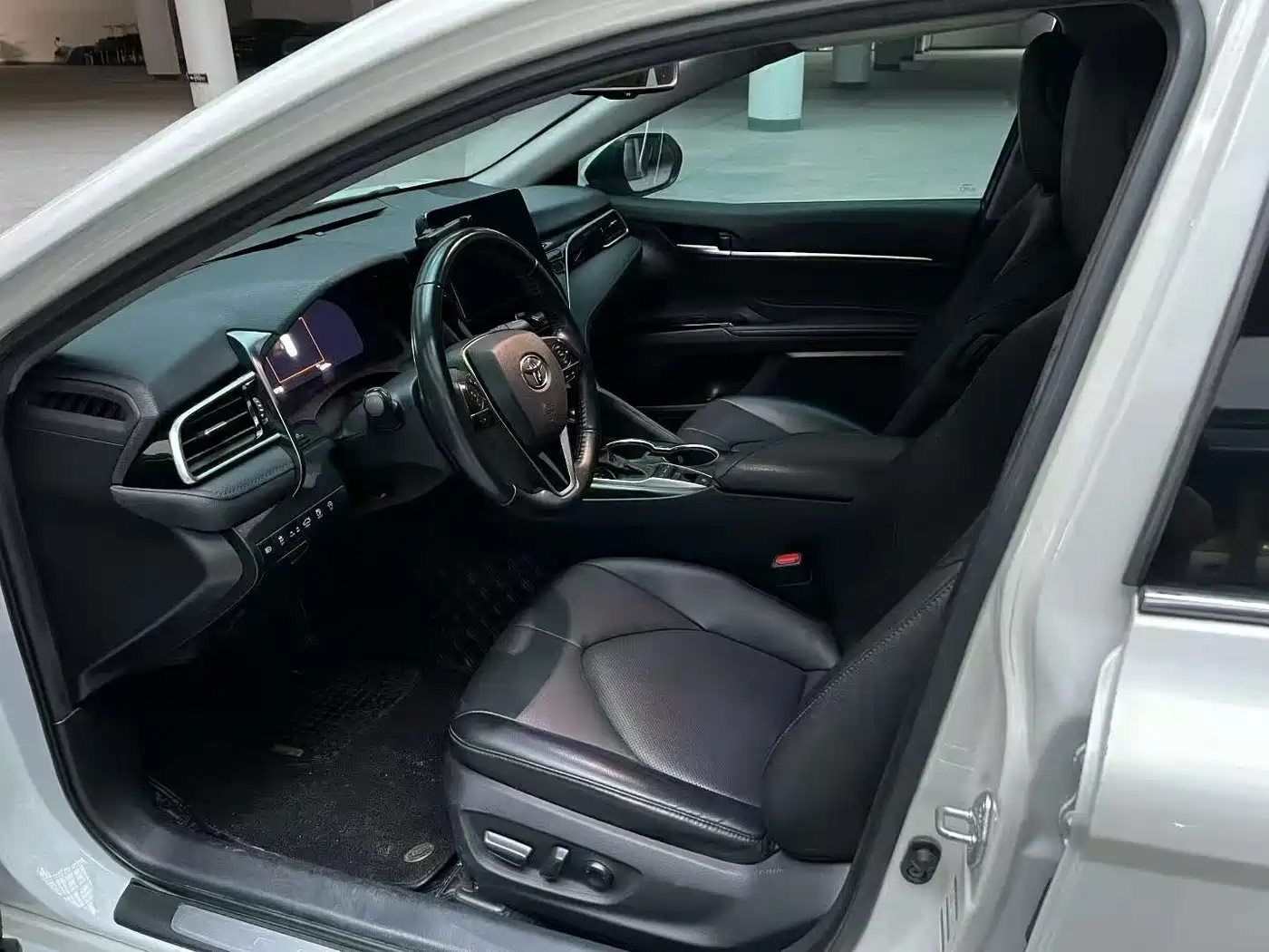 Toyota Camry 2021 2.5G Luxury Edition фото 4