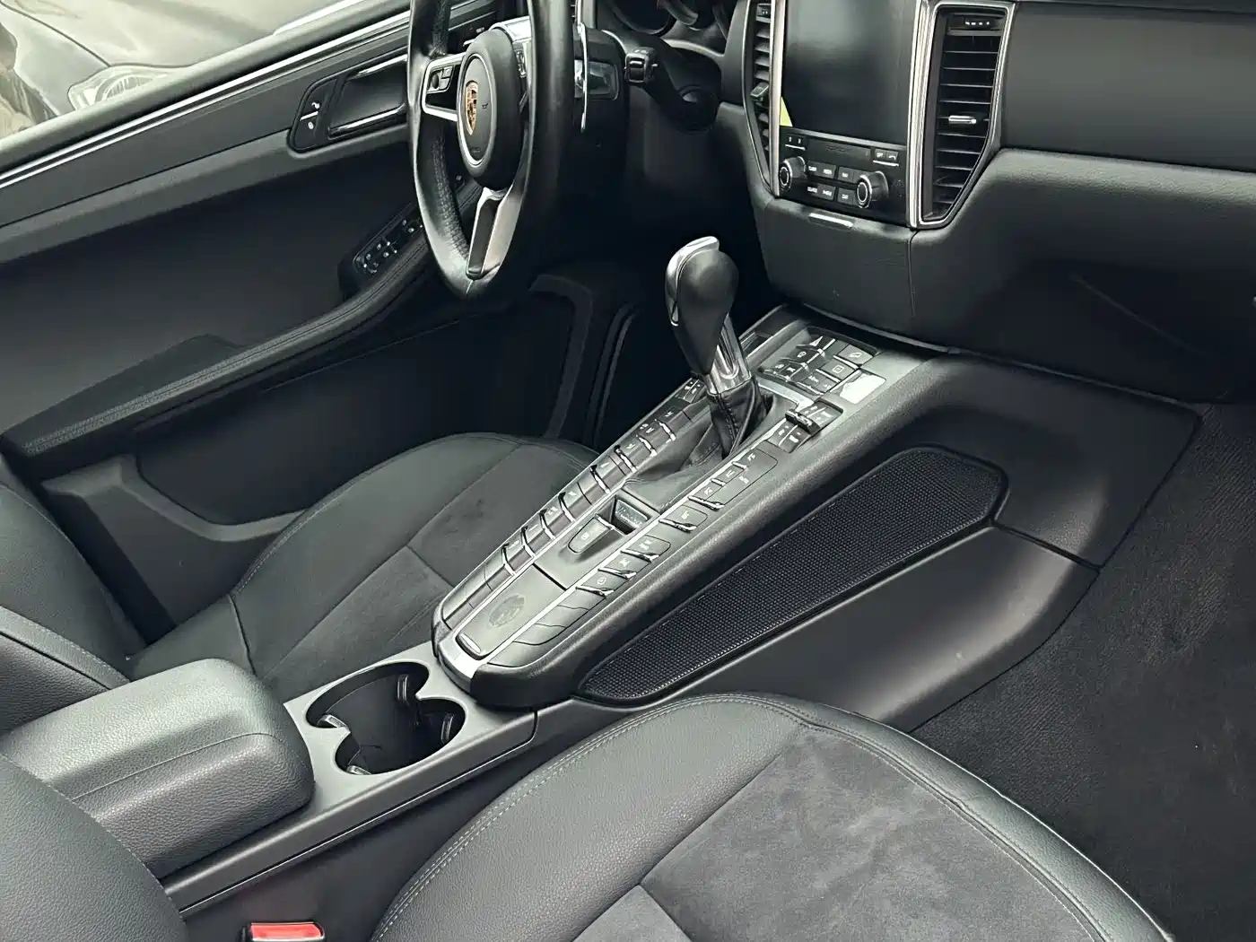 Porsche Macan 2017 Macan 2.0T фото 7